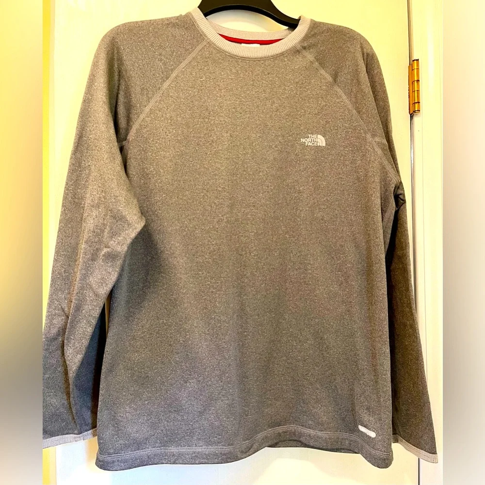 The North Face Mens Gray VaporWick Long Sleeve Shirt base layer Size Medium